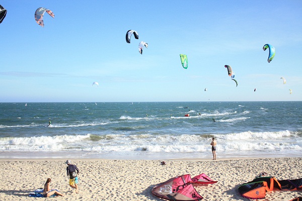 Kite surfing in Mui Ne