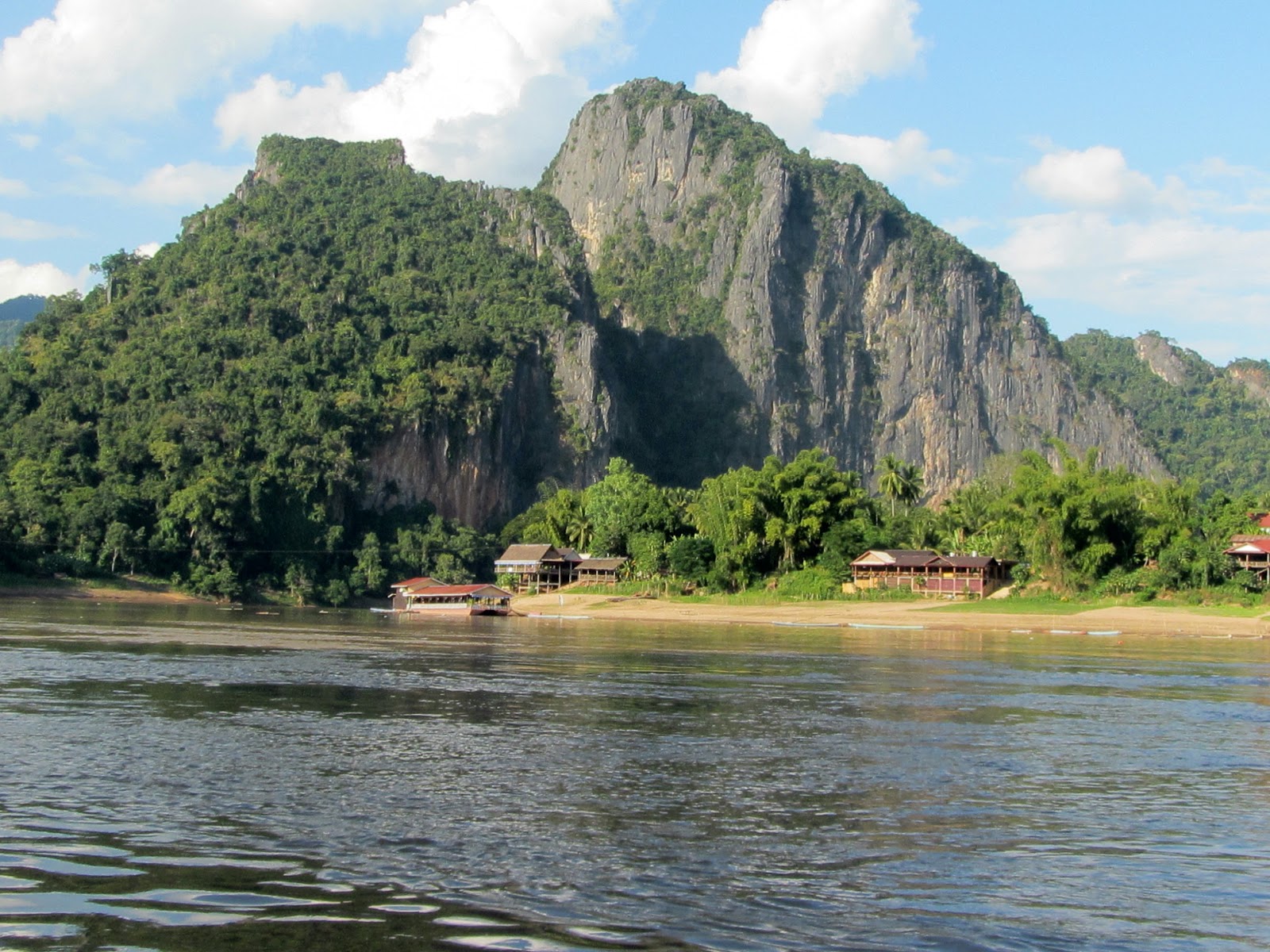 Pak Ou Caves - Luan Prabang