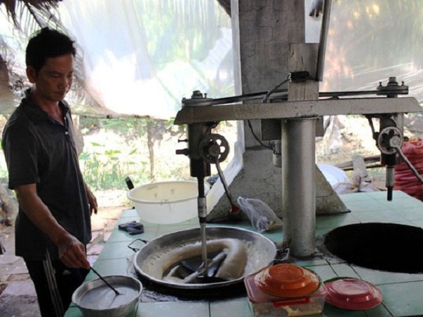 These days, machine plays an important role in coconut candy producing.