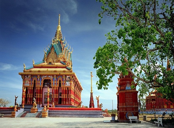 Ghositaram Temple, the most beautiful Khmer Theravada Buddhist temple in the Mekong Delta