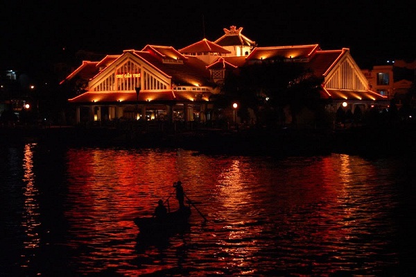 Full view of Tay Do night market