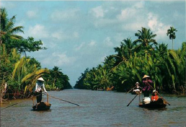 The peaceful life on the Mekong River…