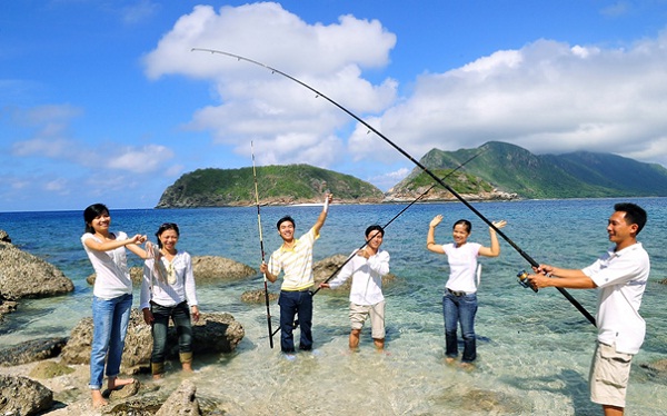 Each traveller will be given a fishing rod which is dedicated for sea fishing