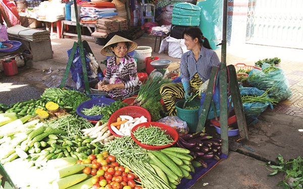 Sa Dec - a typical local market where people go every day to buy food