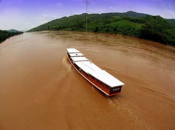 Yatch is the main means of transportation that tourist can try at the Mekong River