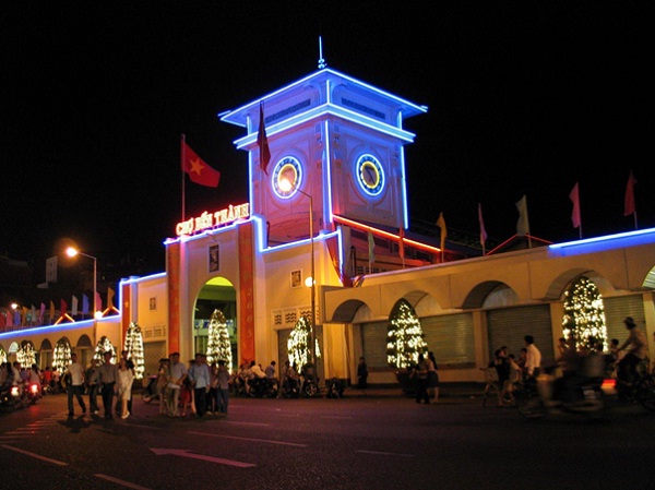 Ben Thanh night market