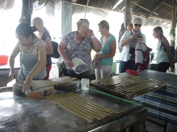 Coconut candy factory