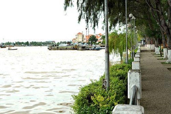 Gentle Hau River