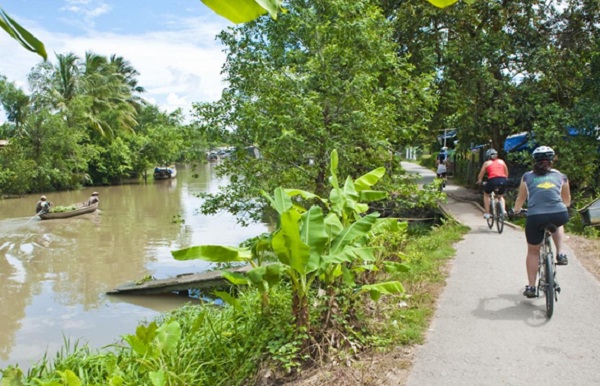 Cycling Mekong tour