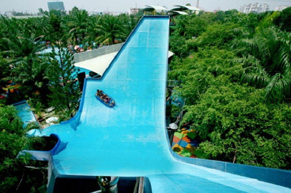 Slide Boomerang, one of the adventurous games