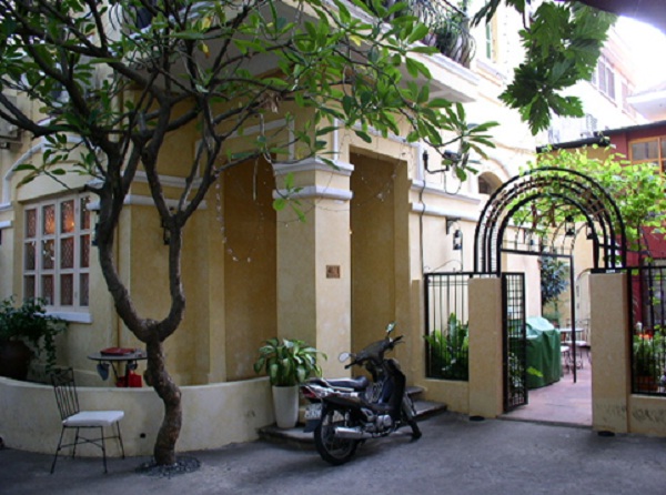 The gate of Hideaway coffee shop