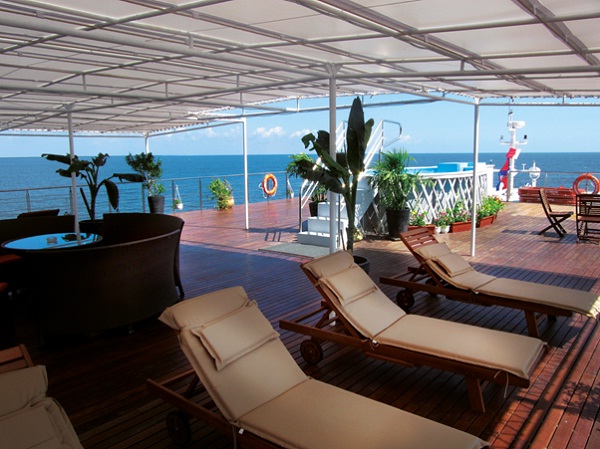 Sun deck