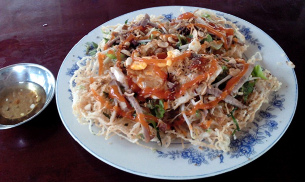 Vermicelli noodle pizza