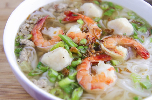 Vietnamese rice noodles soup