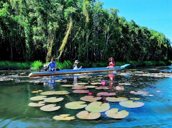 Floating Village Tan Lap, Long An