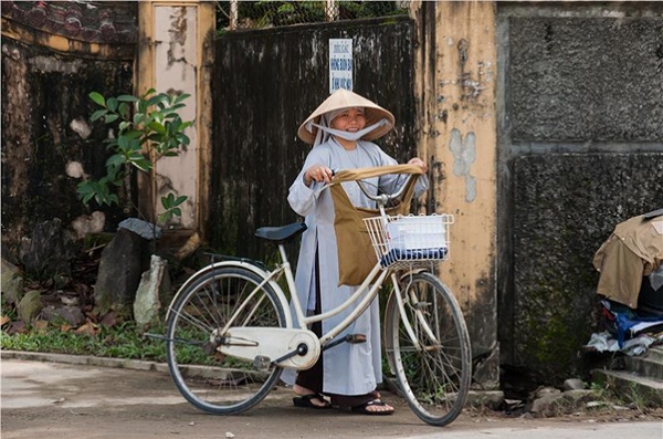 Simple life on back of a bicycle