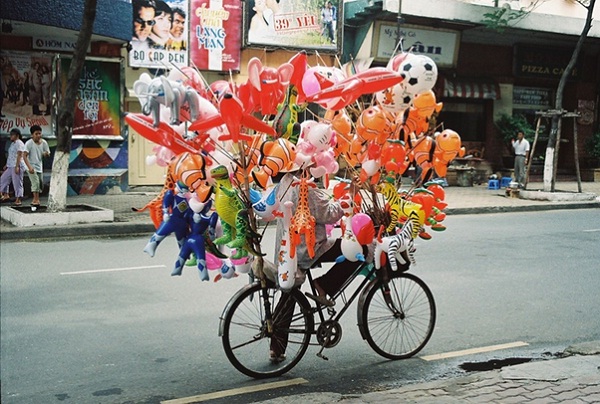 Balloon vendor