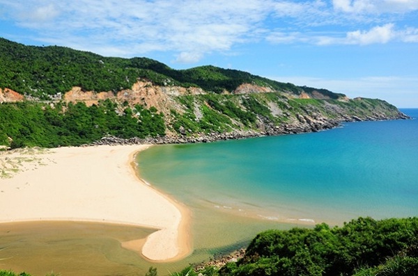 The most primitive beaches in Vietnam