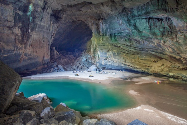 Explore the mysterious beauty of Son Doong Cave