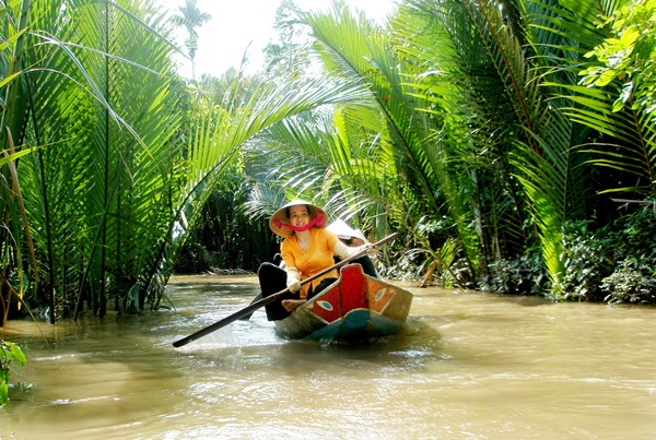 The tiny boat by which you can explore Mekong delta