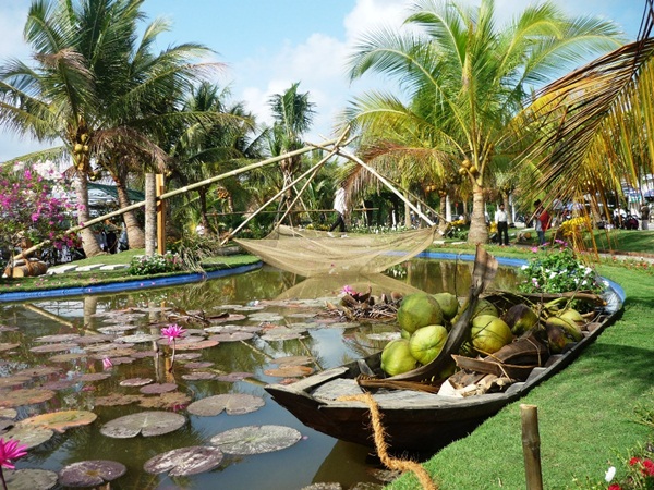 The peaceful village of Ben Tre