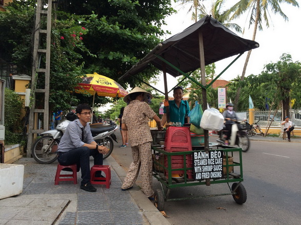 Aunt Tai’s “Banh Beo cart”