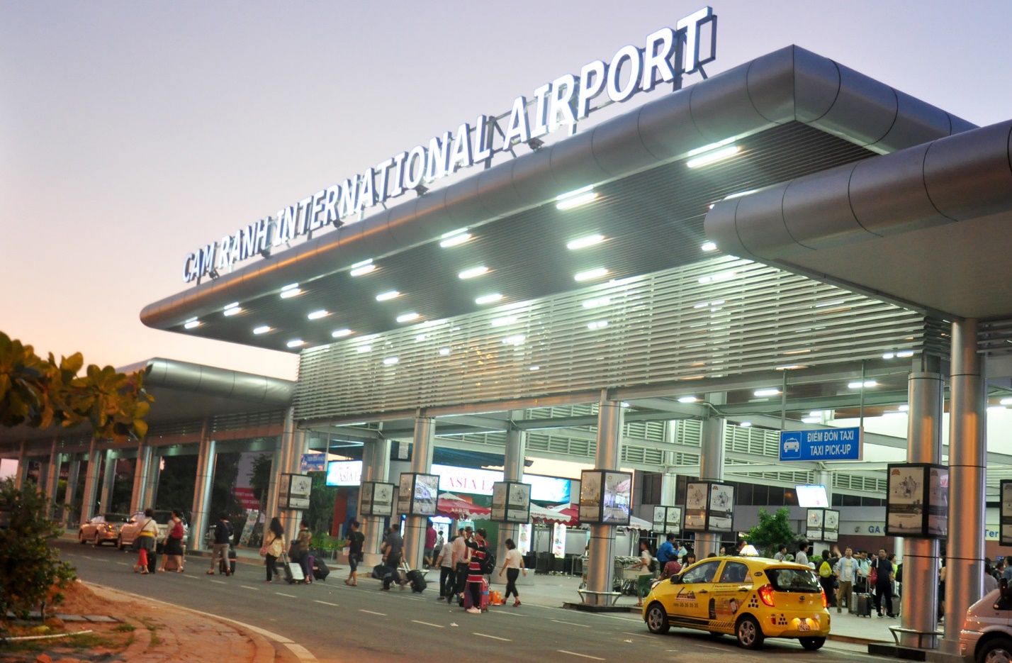 Cam Ranh international airport from which you can move to Mui Ne