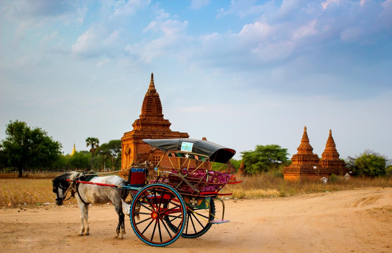 Horse cart in Bagan 
