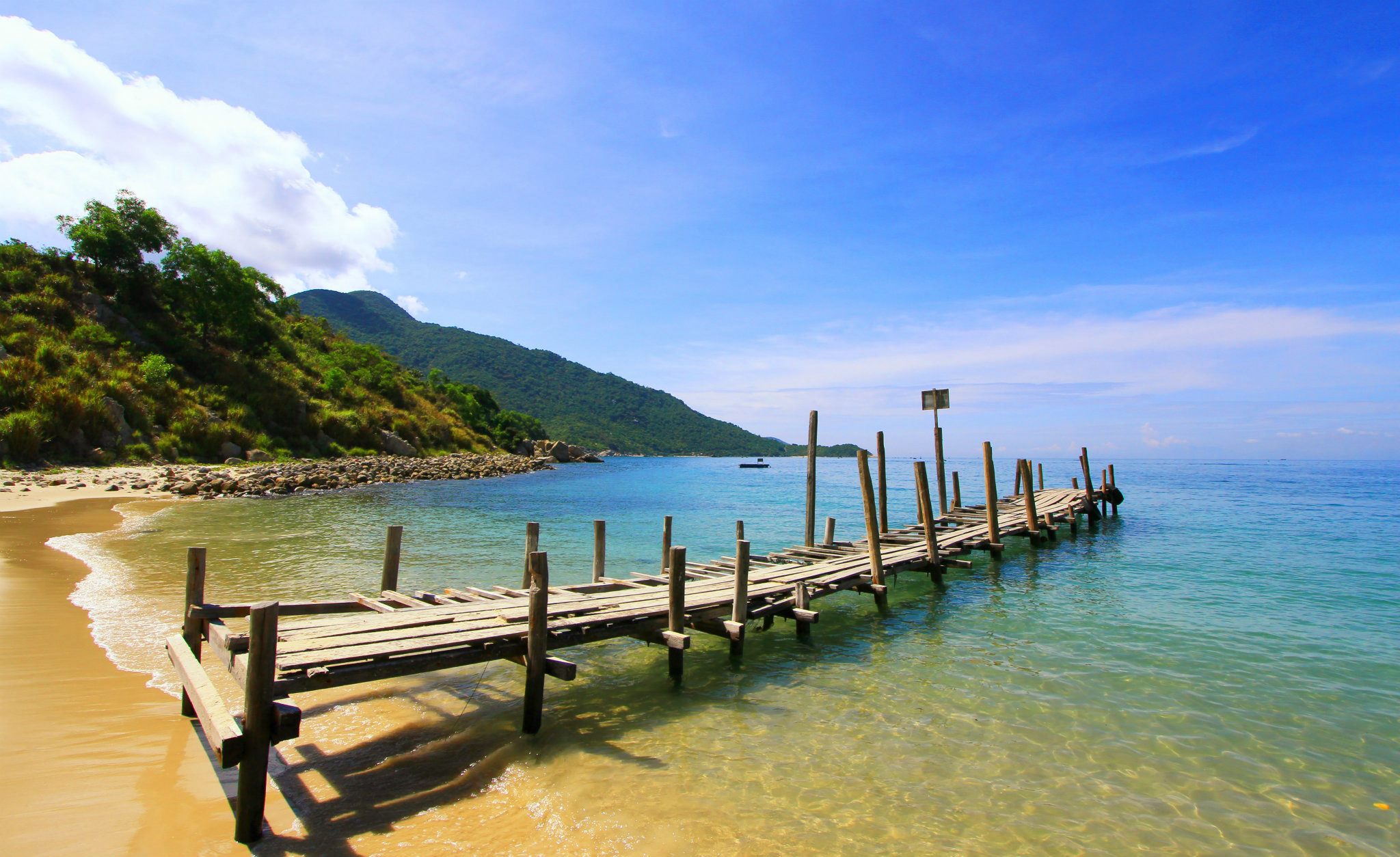 The beauty of Cu Lao Cham beach in March