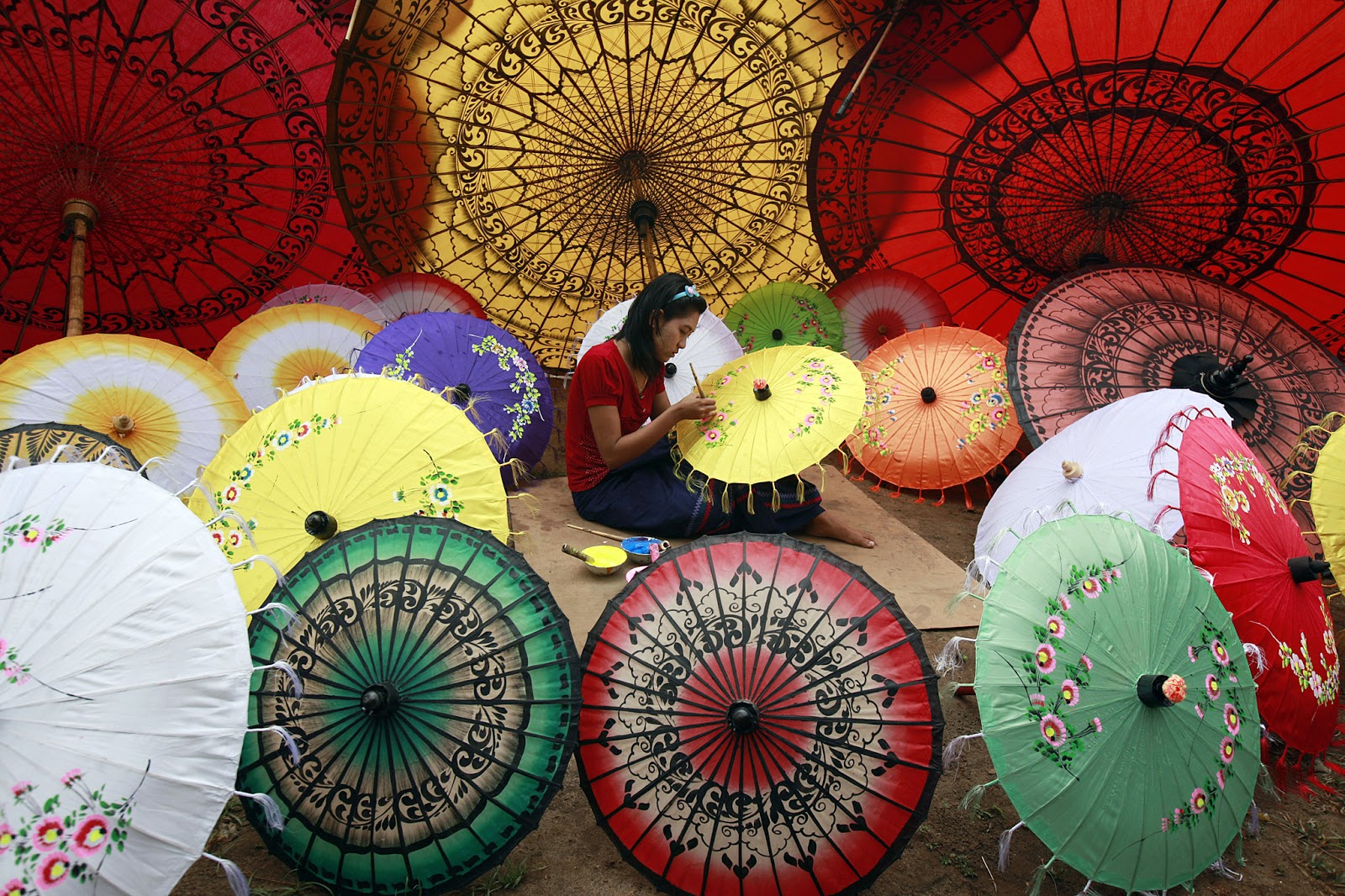 Some traditional umbrellas in Myanmar which you can buy as the presents