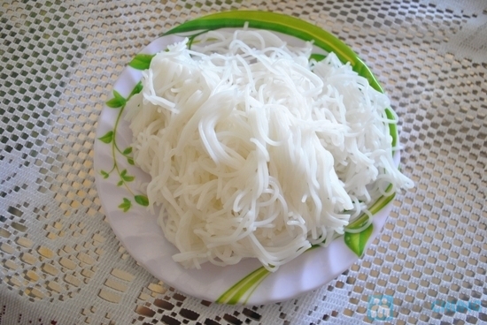 Rice vermicelli – One of the main ingredient of the dish 