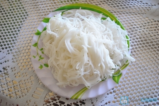 Rice vermicelli – One of the main ingredient of the dish