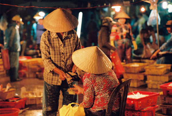 Thanh Ha fish market provides the freshest seafood