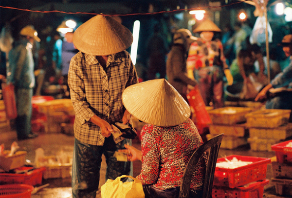 Thanh Ha fish market provides the freshest seafood 