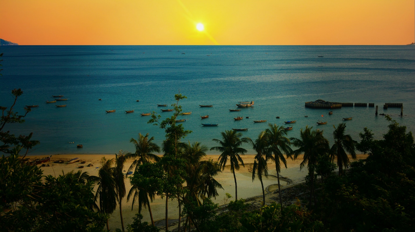 The beauty of Cu Lao Cham in the sunset