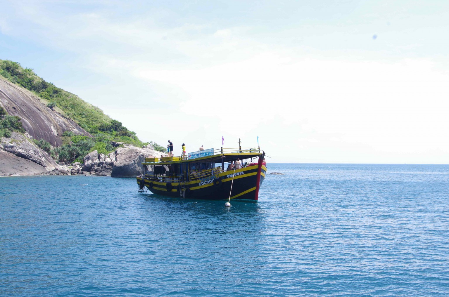 Traveling to Cu Lao Cham by wooden boat