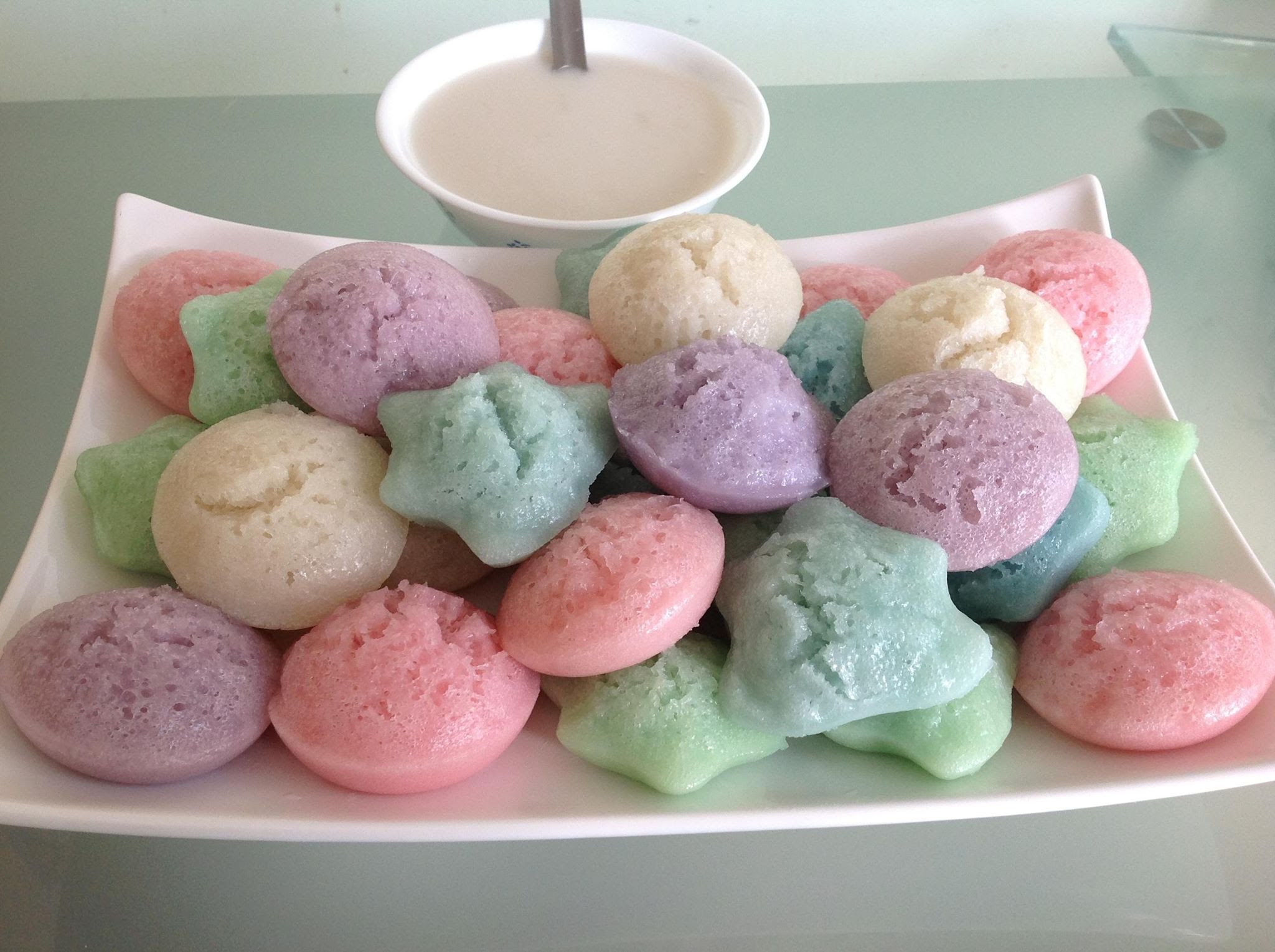 Banh Bo looks so lovely in different colors
