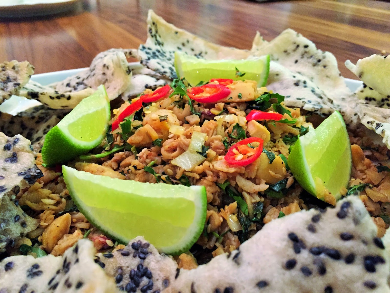 Mussel with crispy rice crackers