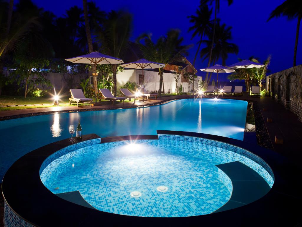 Coral Sea Resort is very romantic at night