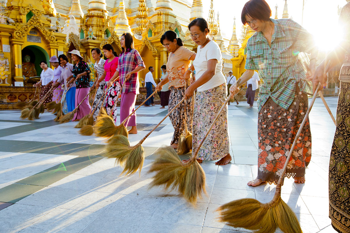 Go barefoot in Myanmar temples