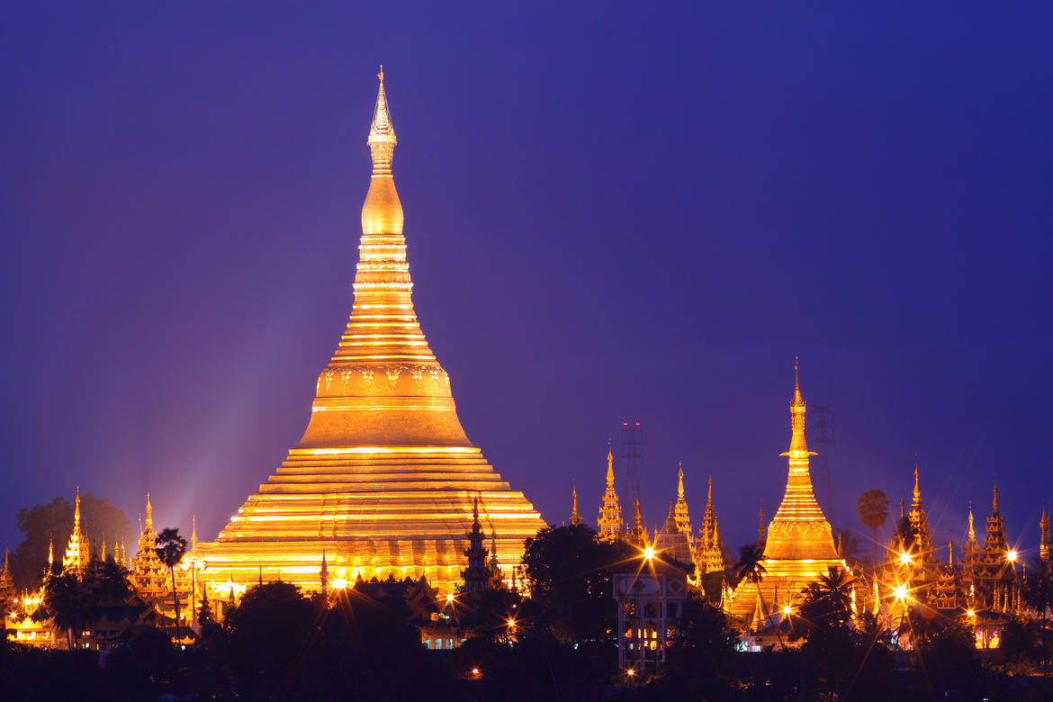 Shwedagon Pagoda at night