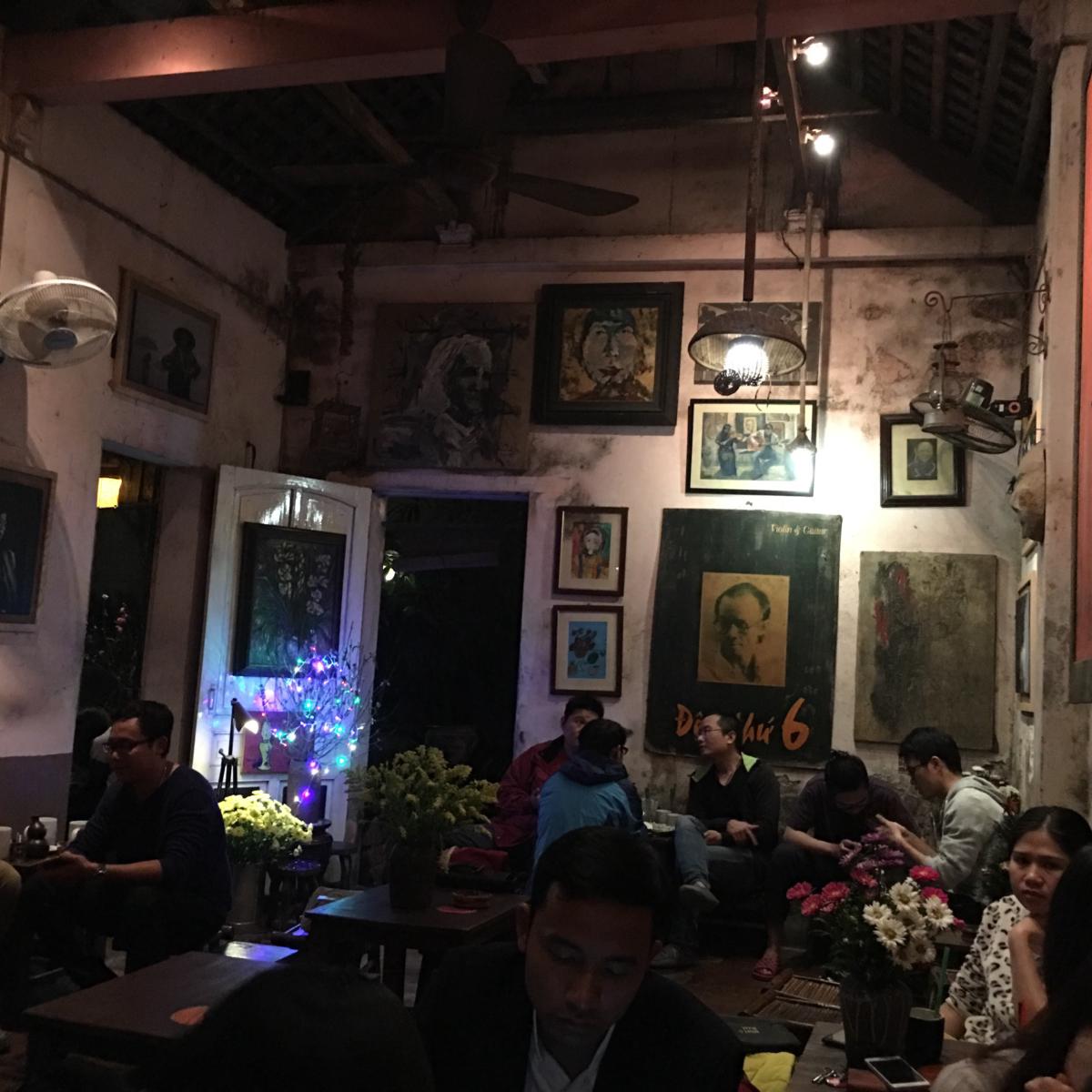 The special and unique space of Cuoi Ngo Cafe