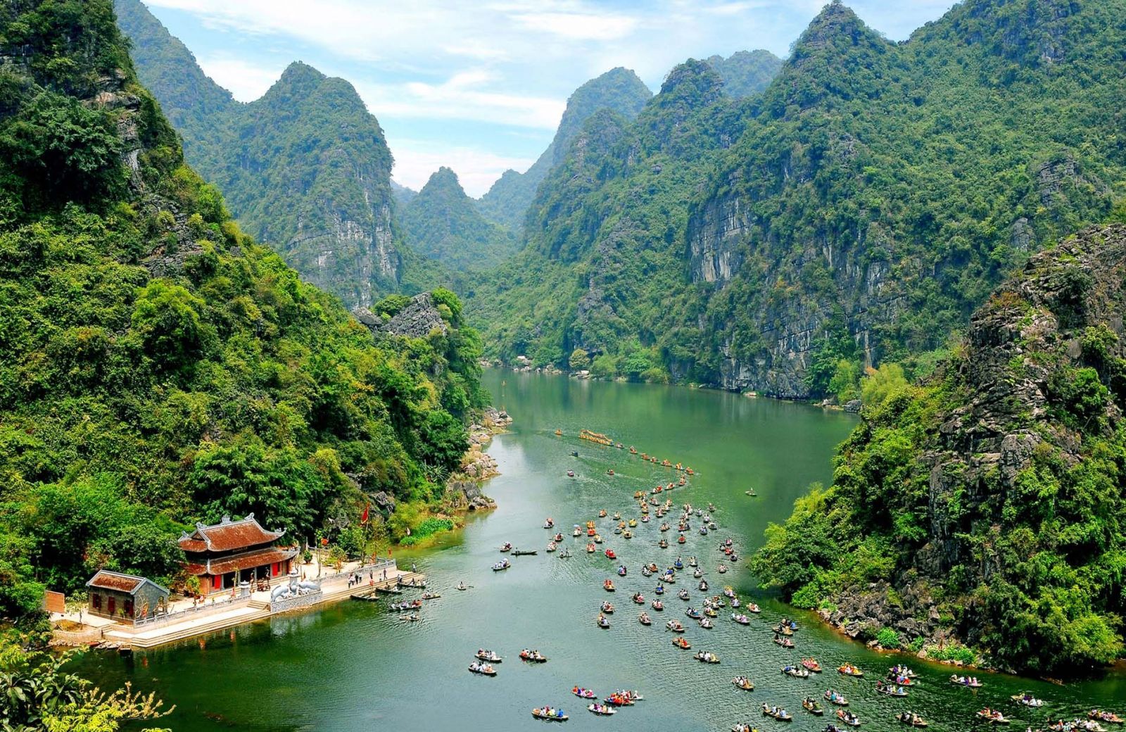 The beauty of Ninh Binh in rainy season