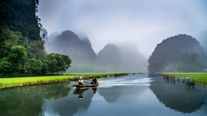 The dreaming beauty of Ninh Binh in an early morning