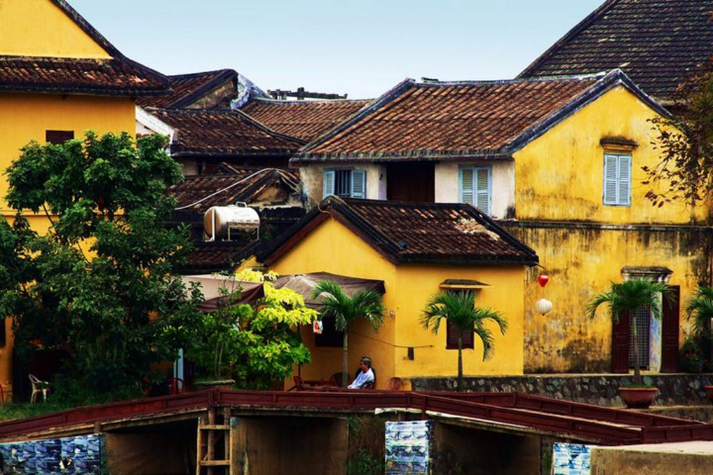 The typical yellow houses in Hoi An