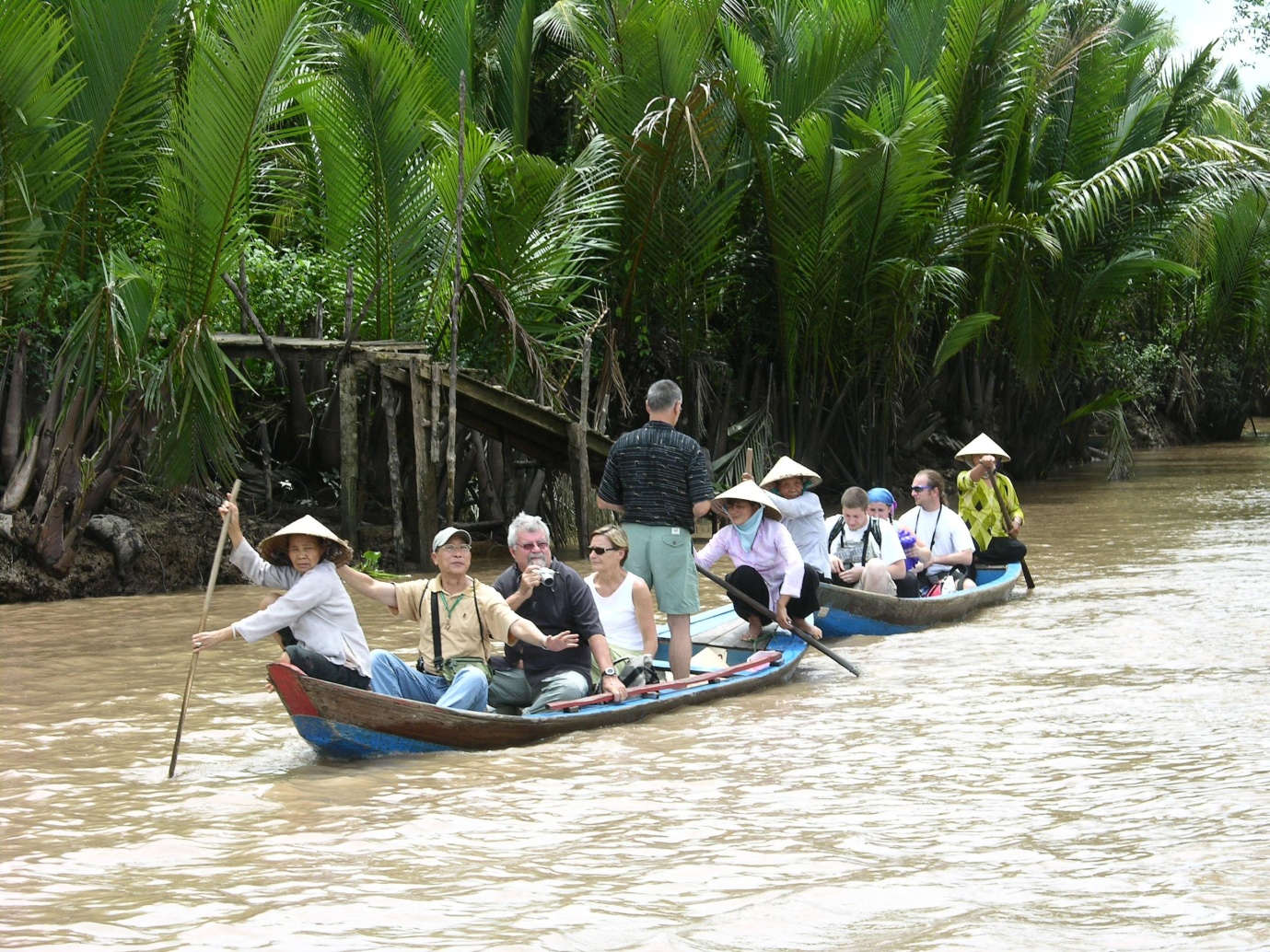 An excursion on Long Xuyen waterline