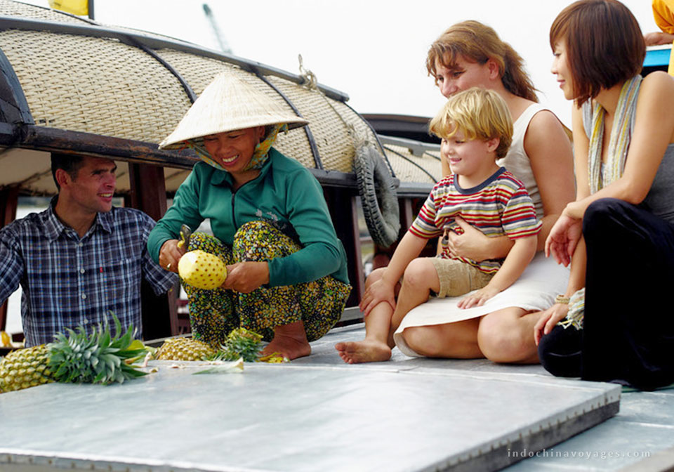 local life in the floating market