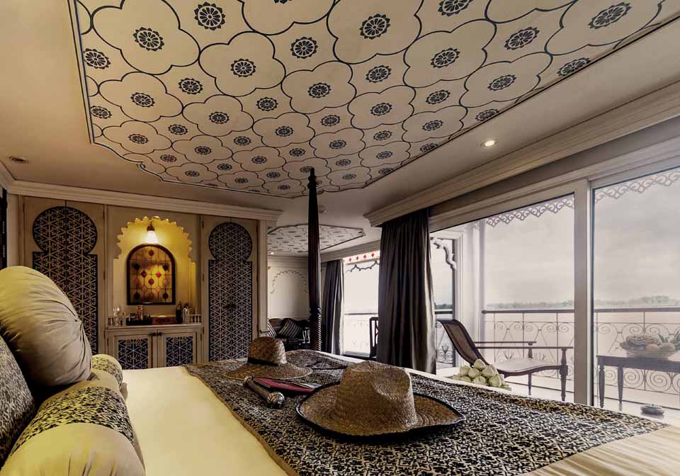 Luxurious bedroom on the Heritage Line Jahan