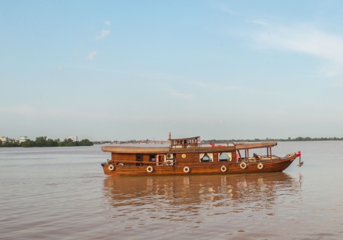 Mekong Gecko Eyes Cruise