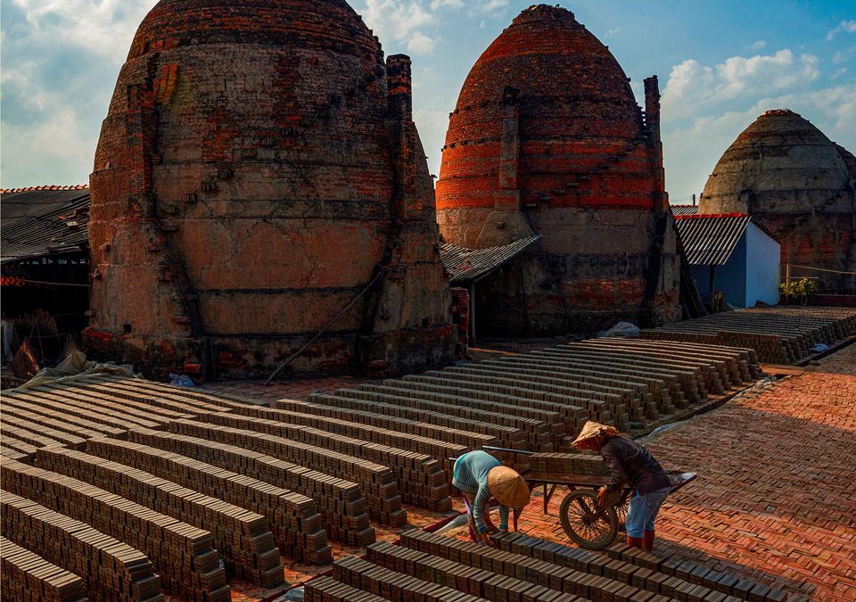 Vinh Long Vietnam pottery village